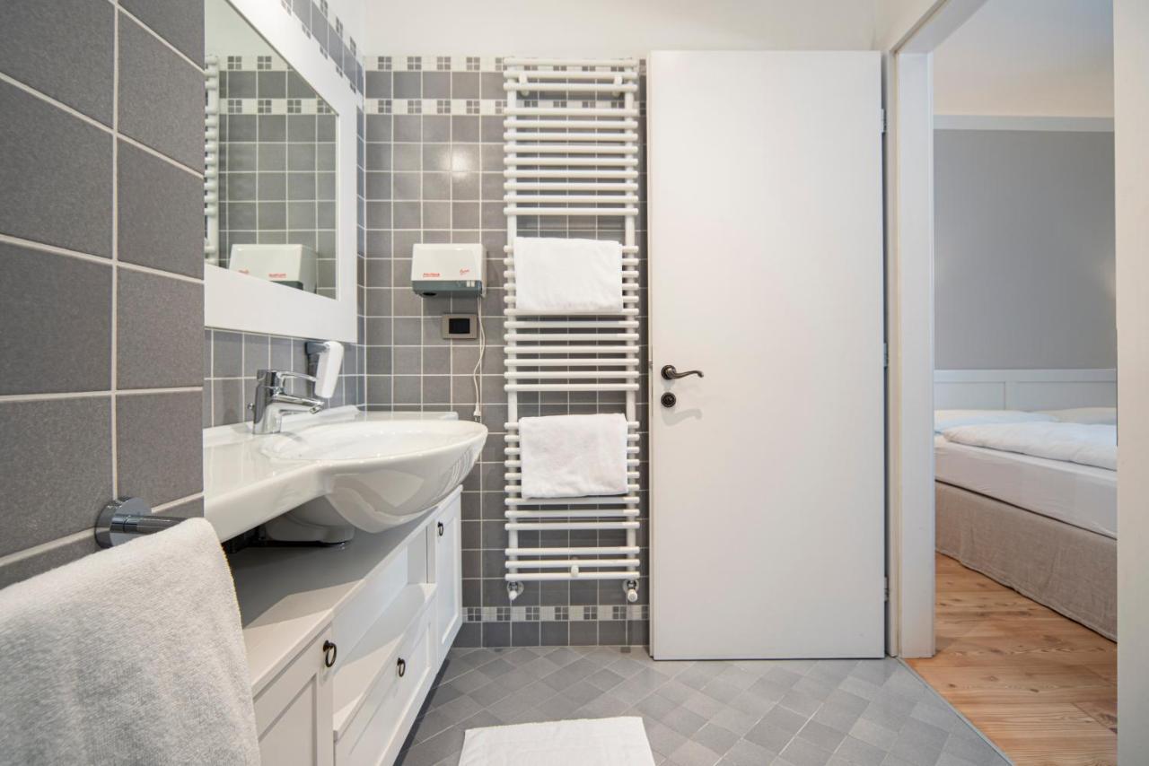 La Canonica Suite Apartments New Location Trento Eksteriør bilde