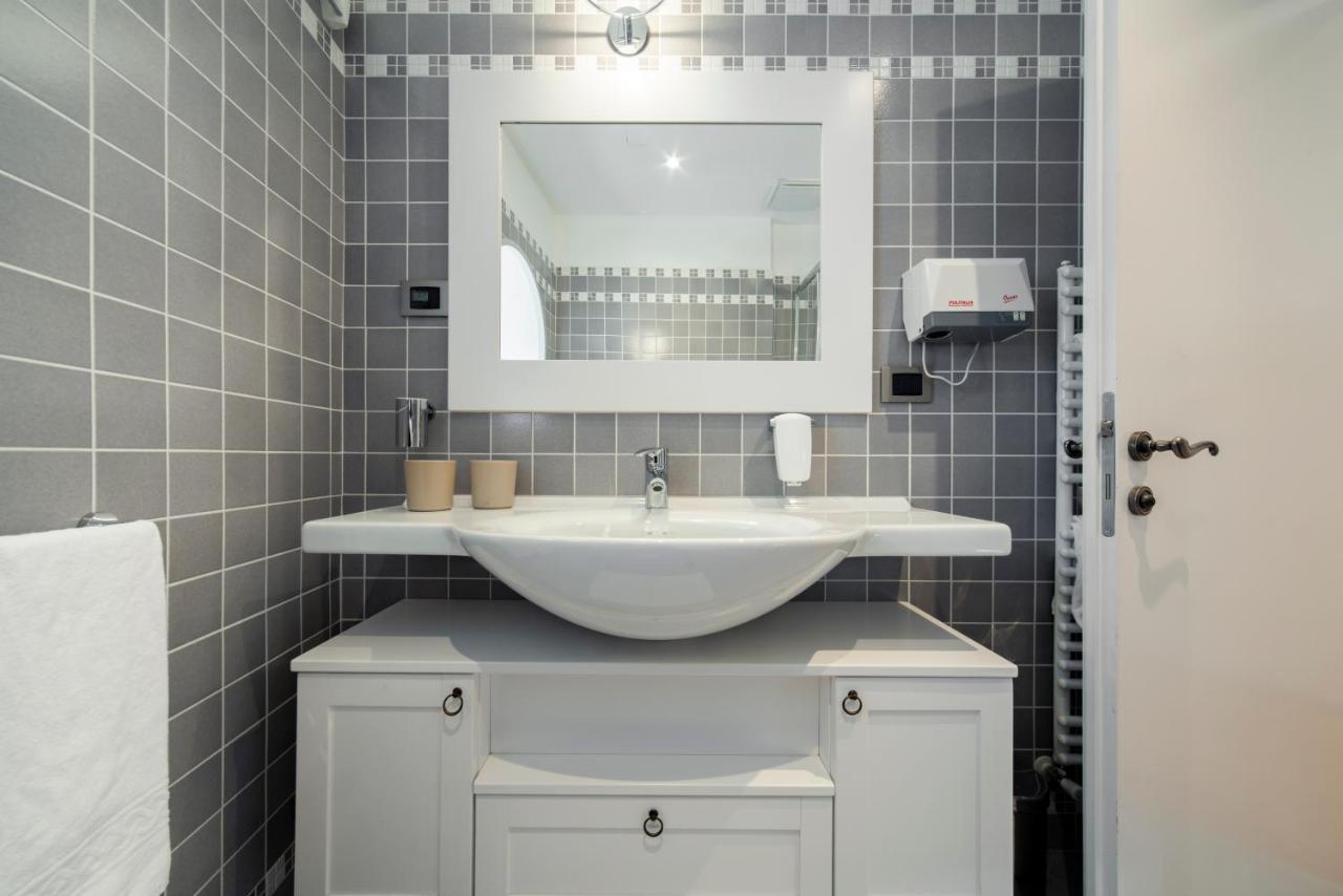 La Canonica Suite Apartments New Location Trento Eksteriør bilde