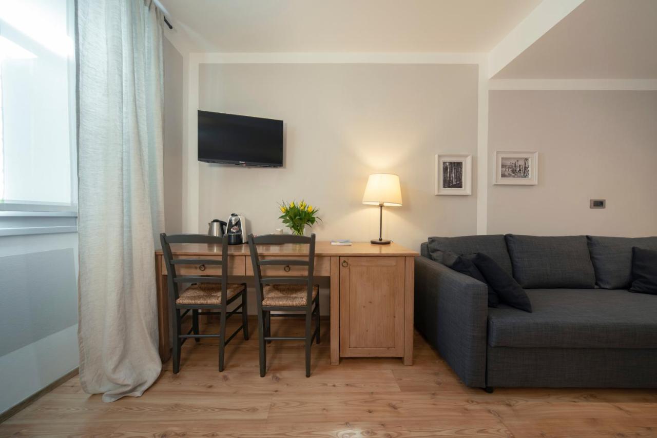 La Canonica Suite Apartments New Location Trento Eksteriør bilde