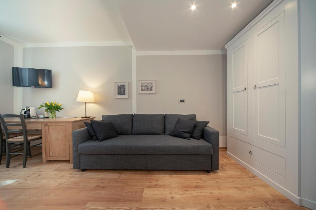La Canonica Suite Apartments New Location Trento Eksteriør bilde
