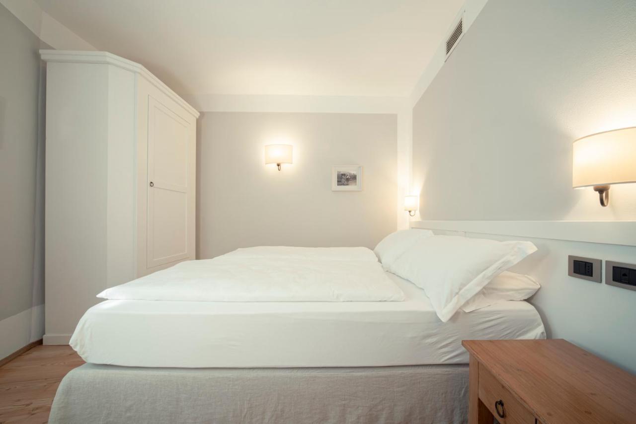 La Canonica Suite Apartments New Location Trento Eksteriør bilde